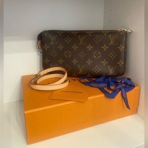 Louis Vuitton Pochette Accessories